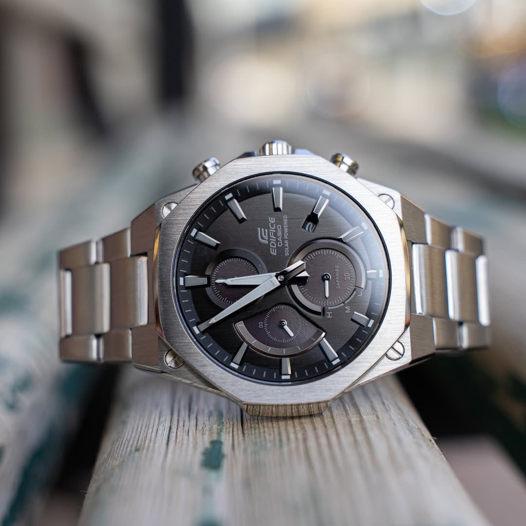 montre-chronographe-homme-casio-edifice-efs-s570d-5auef-–-acier-inoxydable-brosse-solaire-japonais-etanche-100m-verre-saphir-antireflets-bracelet-metal-gris-a-boucle-deployante-triple-aiguilles-luminescentes-neobrite-dateur-reserve-de-marche-6-mois-–-efs-s570d-5auef-efs-s570d-1audf