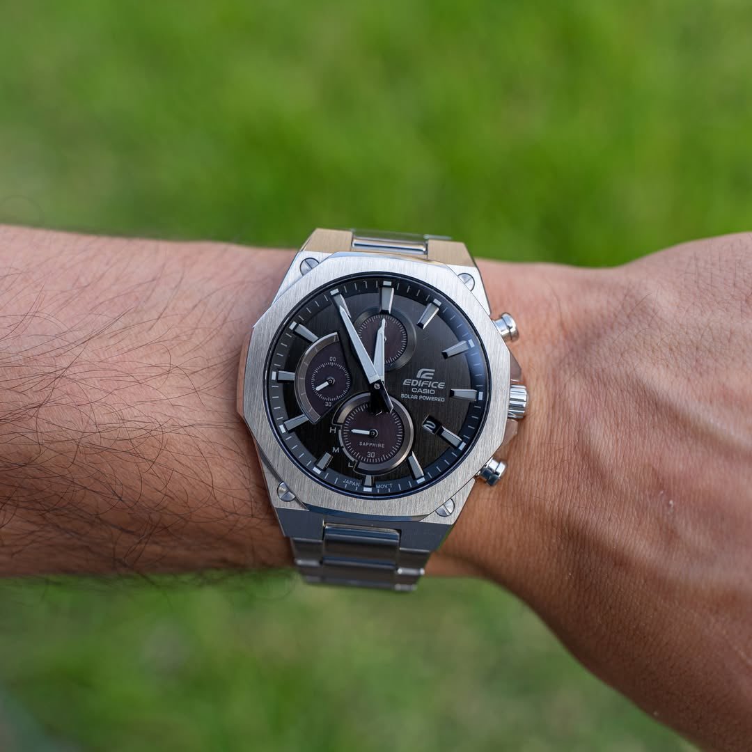 montre-chronographe-homme-casio-edifice-efs-s570d-5auef-–-acier-inoxydable-brosse-solaire-japonais-etanche-100m-verre-saphir-antireflets-bracelet-metal-gris-a-boucle-deployante-triple-aiguilles-luminescentes-neobrite-dateur-reserve-de-marche-6-mois-–-efs-s570d-5auef-efs-s570d-1audf