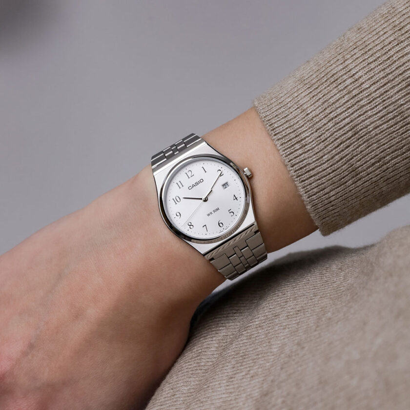 montre homme casio mtp b145d 7bvdf bracelet acier argent gris