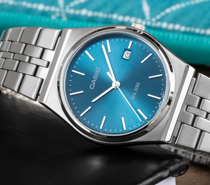 Montre Classique Homme - Casio MTP-B145D-2A2VDF - Acier Inoxydable, Bracelet Métal, Cadran Bleu, Étanche - Référence MTP-B145D-2A2VDF