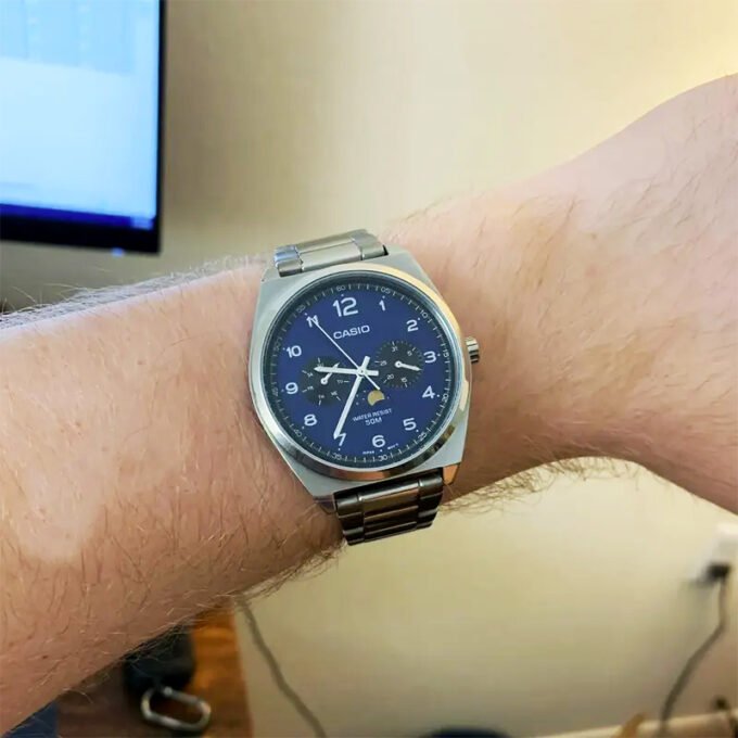 Montre Analogique Phases de Lune - Casio - Homme - Affichage Date, Jour, Phases de Lune - Acier Inoxydable - Bleu - Référence MTP-M300D-2AVDF