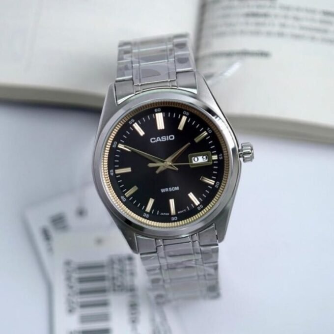 Montre homme Casio MTP-B180D-1A2VDF - Acier inoxydable, bracelet acier, verre minéral, étanche 50m, date, précision ±20s/mois, 3 ans batterie - Noir