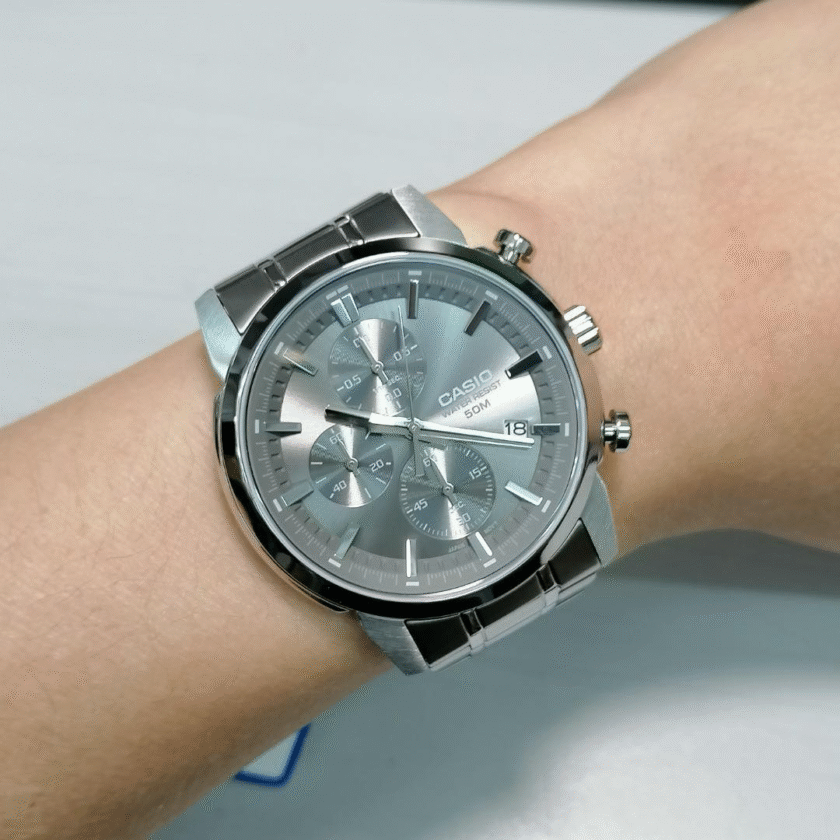 montre femme casio mtp e510d 8avdf bracelet en acier inoxydable affichage analogique résistant à l'eau