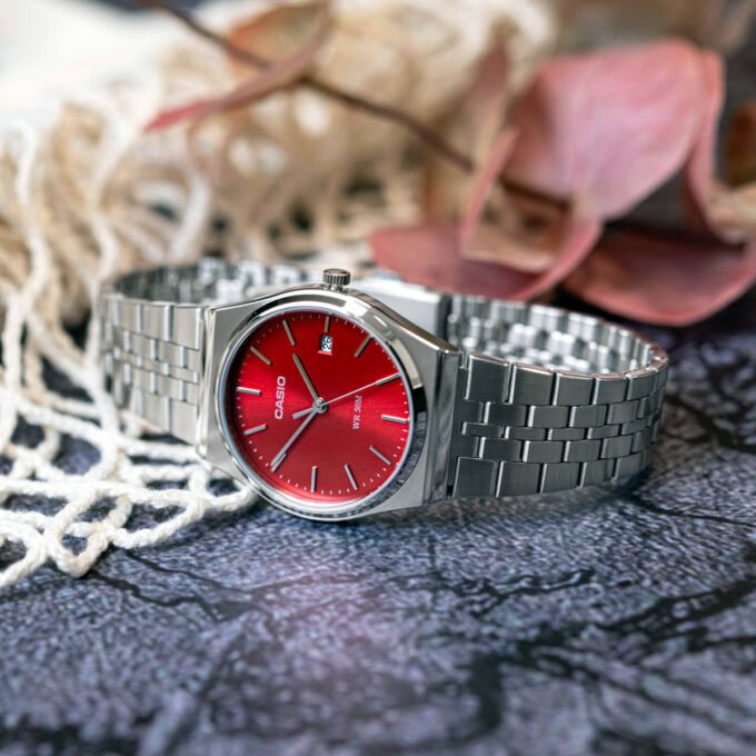 Montre Homme Casio MTP-B145D-4A2VDF - Acier Inoxydable, Bracelet Acier, Etanche 50 M, Verre Minéral, Date - Argenté