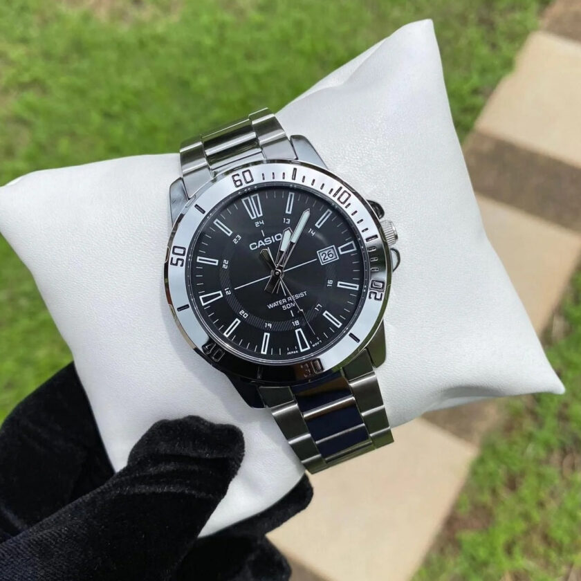 montre casio mtp vd01d 1cvudf Élégance classique avec cadran noir et bracelet en cuir