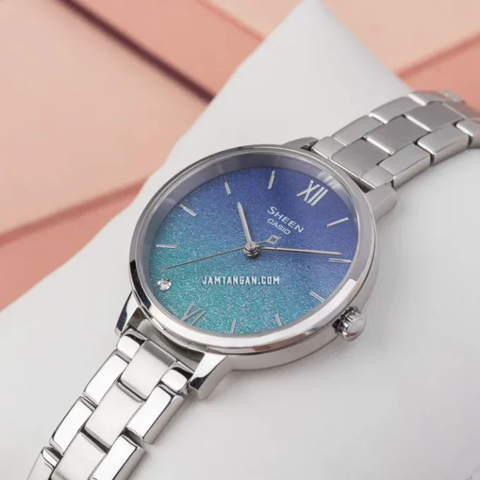 Montre Femme Casio Sheen - SHE-4548D-2AUDF - Bracelet Gris En Acier Inoxydable - Résistance à l'eau 50 Mètres