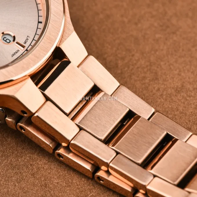 Montre Casio avec Boîtier en Acier Inoxydable et Bracelet en Acier Ionisé Or Rose - Résistance à l'Eau de 50 Mètres - Verre Saphir