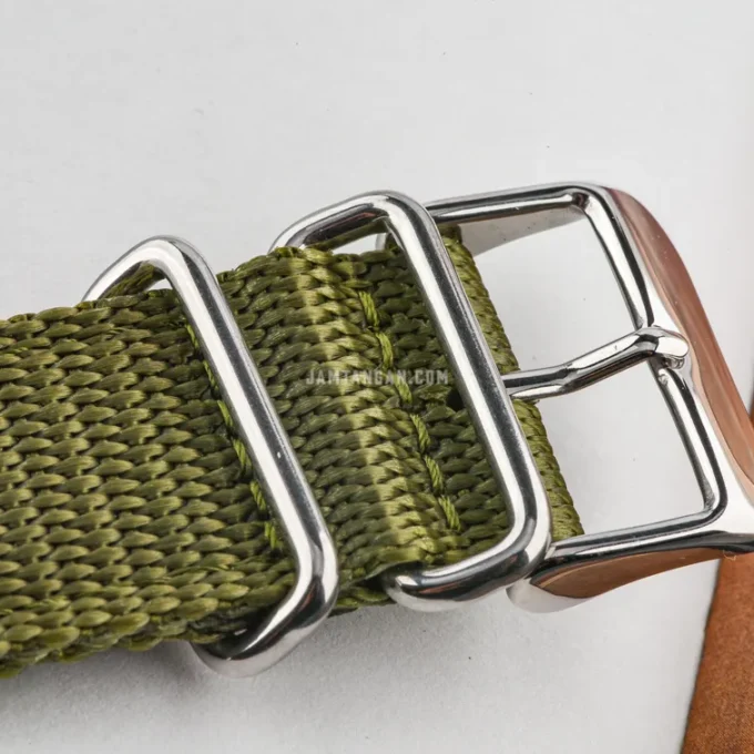 Montre Casio Homme Chronographe Acier Inoxydable, Étanche, Bracelet Métal, Affichage Analogique-Numérique, Vert - Référence MTP-E730C-3AVDF