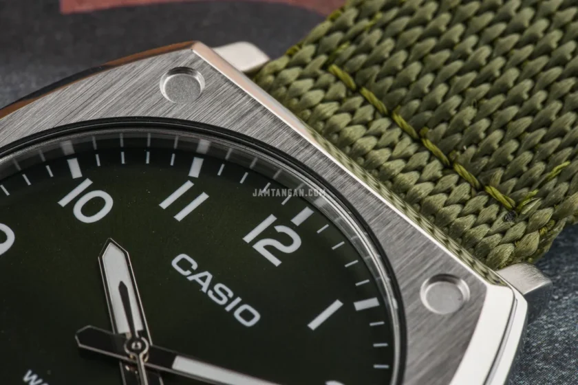 montre casio homme chronographe acier inoxydable, Étanche, bracelet métal, affichage analogique numérique, vert référence mtp e730c 3avdf