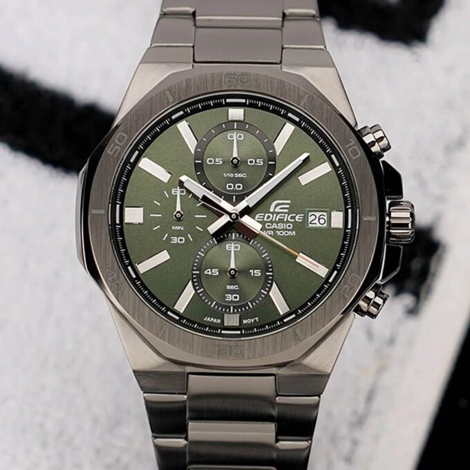 Montre homme chronographe - Casio - Acier inoxydable, étanche 100m, bracelet acier, verre minéral, boîtier noir, affichage date - EFV-640DC-1AVUDF