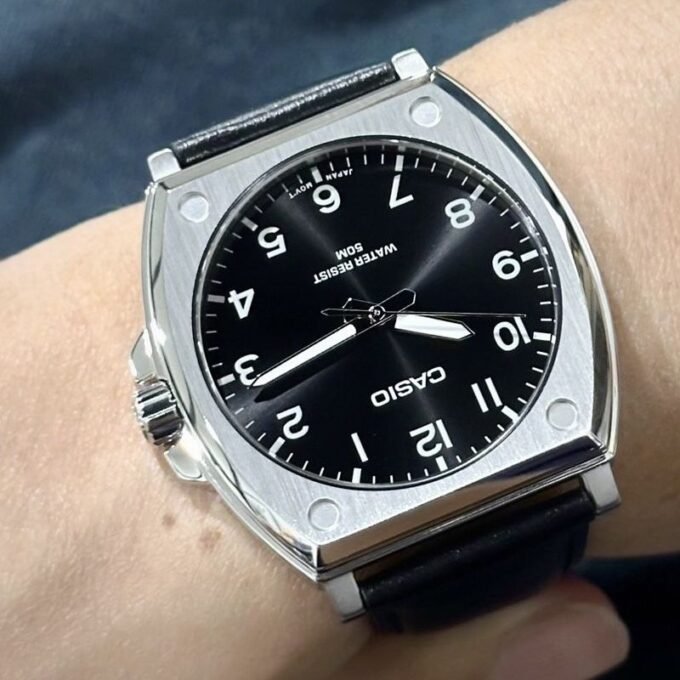 Montre Classique - Casio - Homme - Design Élégant, Bracelet Cuir, Résistante à lEau, Mouvement Quartz - Noir - Référence MTP-E730L-1AVDF