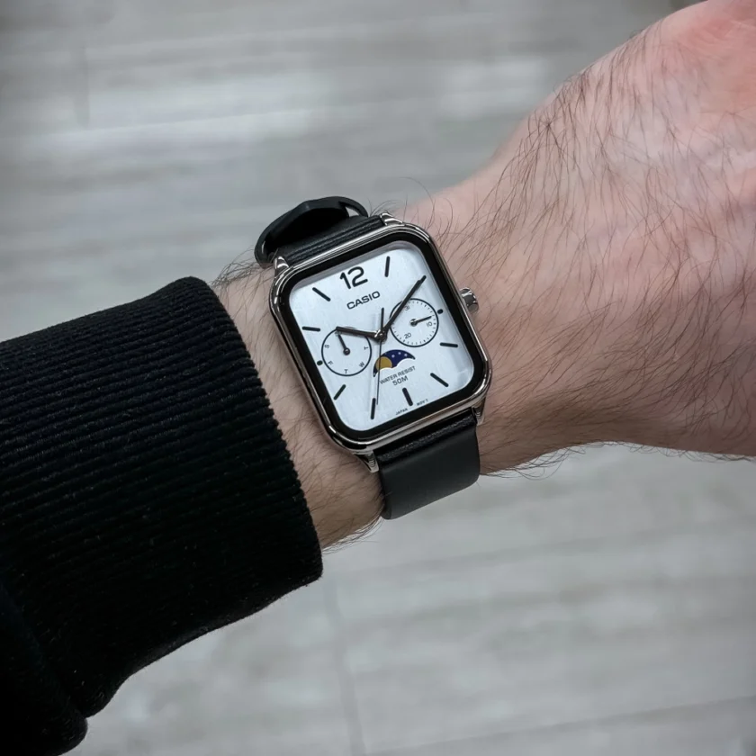 montre homme casio classique phase de lune, quartz, Étanche 50m, cadran blanc, bracelet cuir noir référence mtp m305l 7avdf