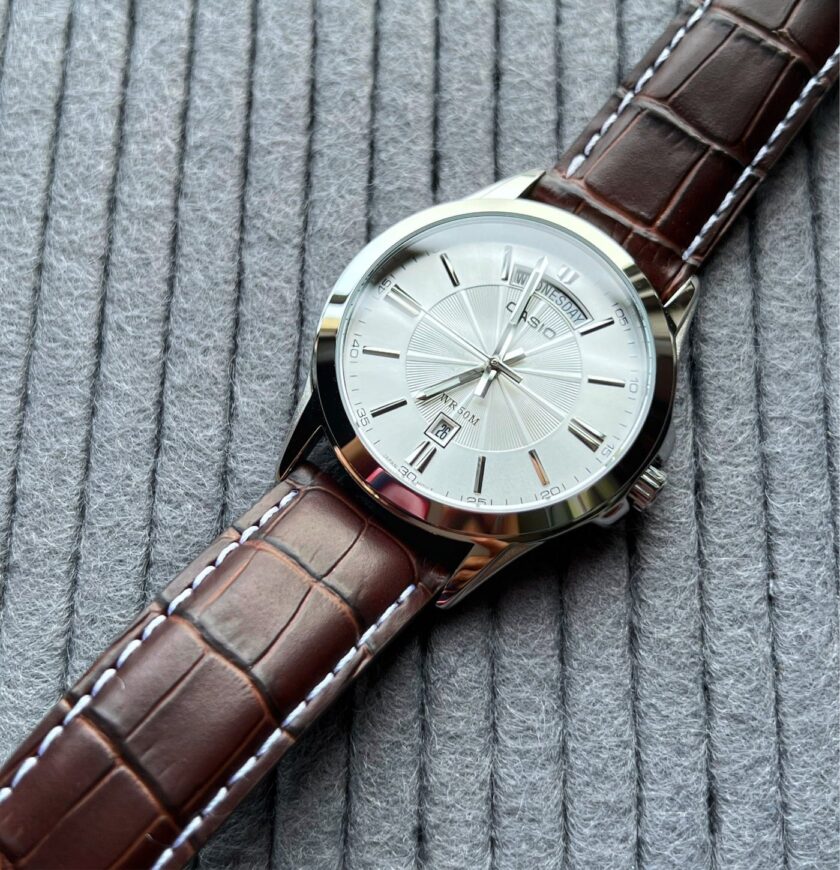 montre homme casio mtp 1381l 7avdf bracelet en cuir marron affichage analogique résistant à l'eau