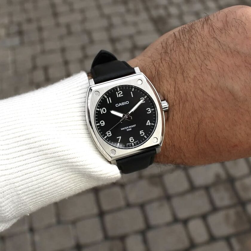 montre classique casio homme design Élégant, bracelet cuir, résistante à leau, mouvement quartz noir référence mtp e730l 1avdf