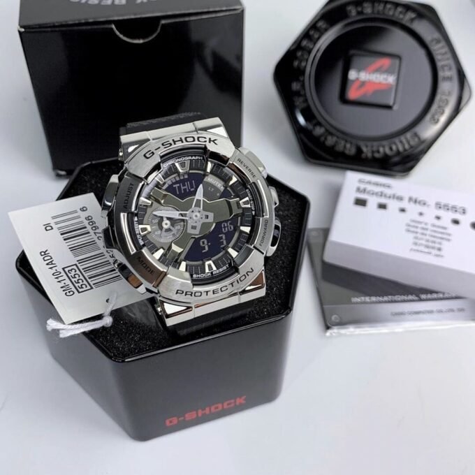 Montre G-Shock Casio GM-110-1ADR - Classique Homme - Chocs 20 ATM, Chrono 1/100s, Monde 31 Fuseaux, LED Auto - Résine/Acier Inox - Noir - GM-110-1ADR