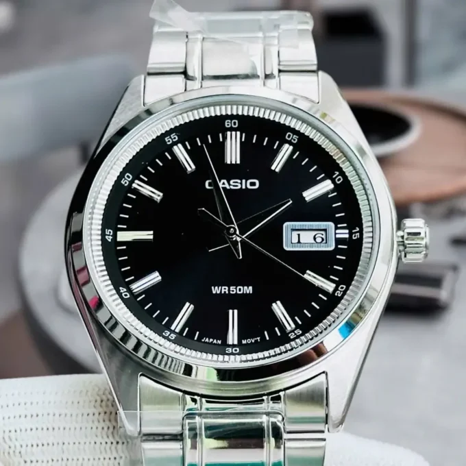 Montre Classique Casio Homme - Étanche, Affichage Analogique, Mouvement Quartz, Calendrier - Acier Inoxydable - Noir - MTP-B180D-1A1VDF