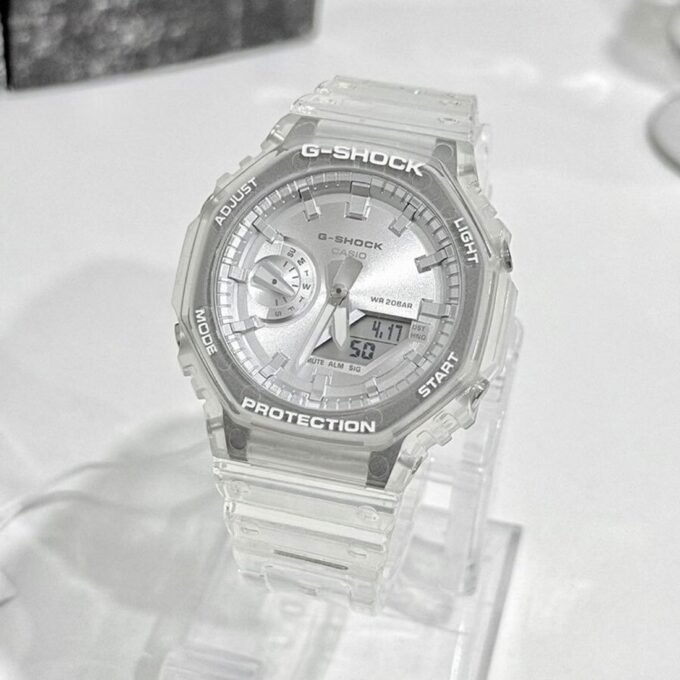 Montre Casio G-Shock GA-2100BM-7A8DR - Homme - Résistance aux chocs, Étanche 200m, Chronomètre, Heure mondiale - Résine/Carbone - Transparent argenté