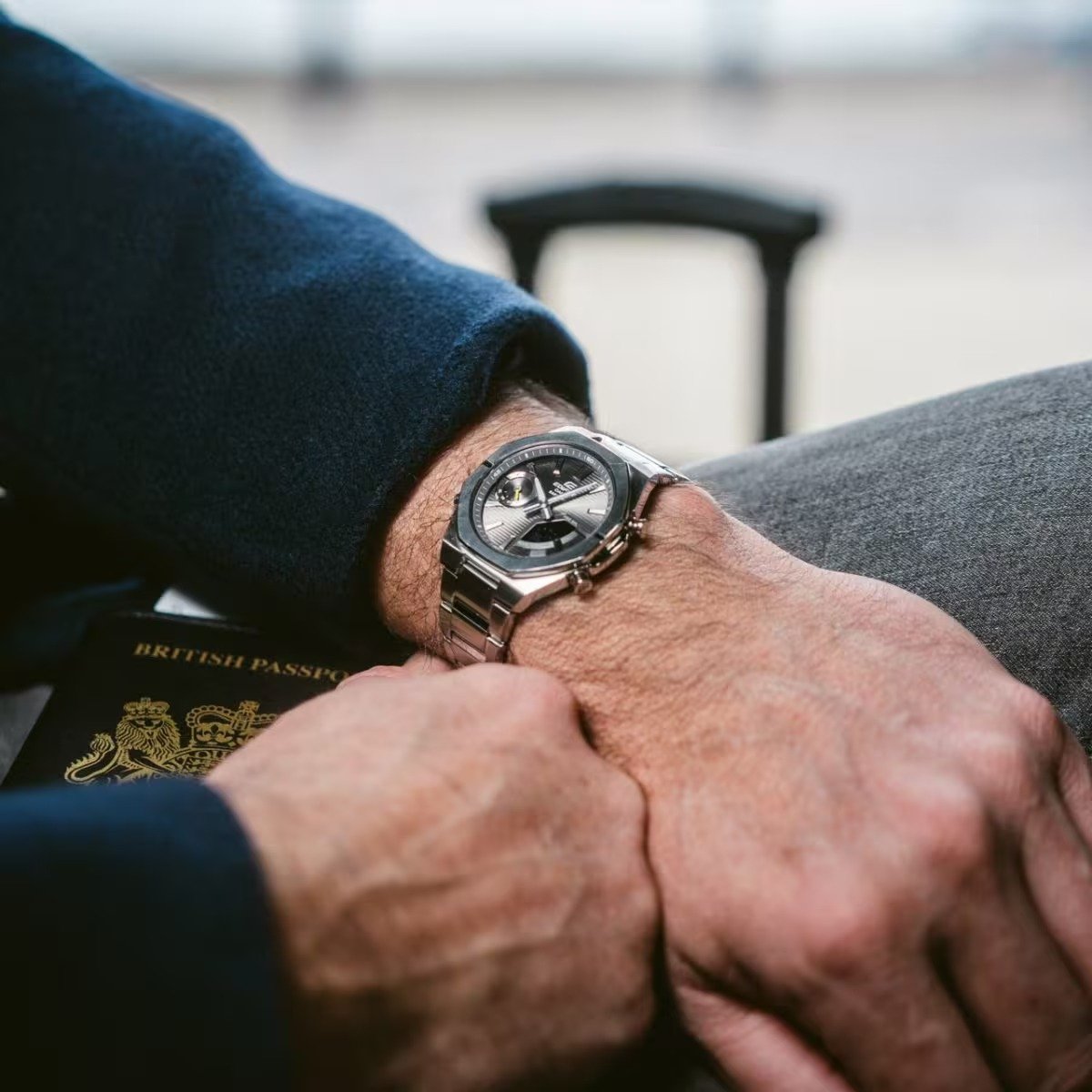 montre-connectee-homme-casio-–-acier-inoxydable-quartz-japonais-bluetooth-etanche-100m-verre-saphir-bracelet-metal-avec-fermoir-triple-chronographe-heure-mondiale-alarme-compte-a-rebours-super-illuminator-led-autonomie-2-ans-–-argente-–-reference-a-preciser-ecb-s10d-8adf-ecb-s10d-8adf