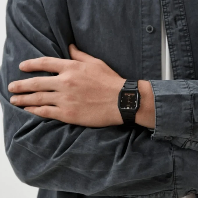 Montre Classique Homme Casio AW-48HE-1AVDF - Double Affichage Analogique et Digital, Résistante à l’Eau, Bracelet Résine, Noir - Référence AW-48HE-1AVDF