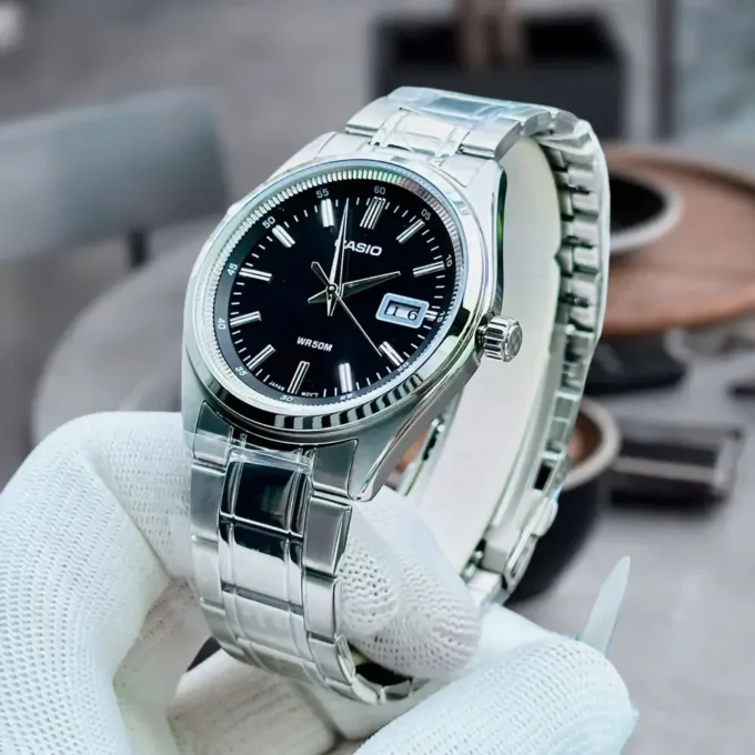 Montre Classique Casio Homme - Étanche, Affichage Analogique, Mouvement Quartz, Calendrier - Acier Inoxydable - Noir - MTP-B180D-1A1VDF