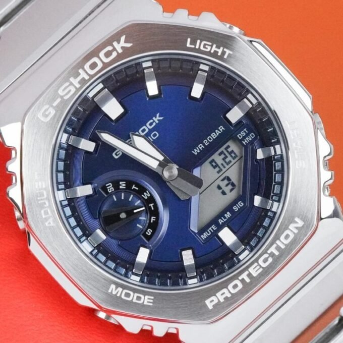 Montre G-SHOCK GM-2110D-2BDR - Unisexe - Heure Mondiale, Chronomètre 1/100s, 20 ATM, 3 Ans Batterie - Résine/Acier Inox - Noir - GM-2110D-2BDR