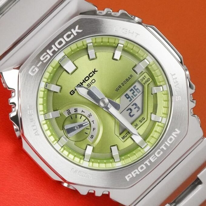 Montre G-SHOCK GM-2110D-3ADR - Unisexe - 20 ATM, Chronomètre 1/100s, 31 Fuseaux Horaires, Alarmes - Résine/Acier Inox - Argent - GM-2110D-3ADR