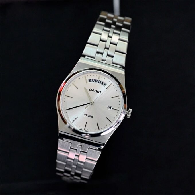 Montre Homme Casio MTP-B146D-7AVDF – Acier inoxydable, 40,8 mm, Bracelet acier, Résistante 50m, Affichage jour/date, Précision ±20s/mois, Verre minéral, 3 ans autonomie