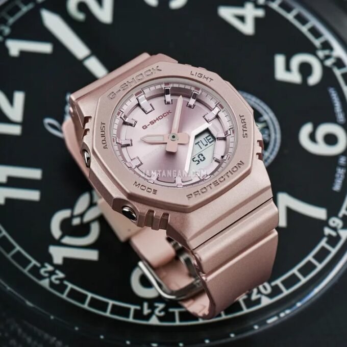 Montre Classique - Casio G-Shock Femme - Résistante aux Chocs, Étanche 200M, Double LED, Design Rose Nacré - Résine Biosourcée - GMA-P2100ST-4ADR