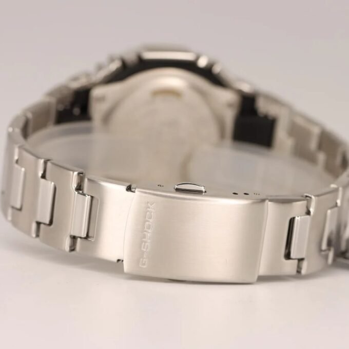 Montre G-SHOCK GM-2110D-2BDR - Unisexe - Heure Mondiale, Chronomètre 1/100s, 20 ATM, 3 Ans Batterie - Résine/Acier Inox - Noir - GM-2110D-2BDR