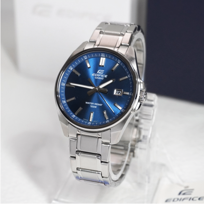 Montre Classique - Casio Edifice - Homme - Design Élégant, Résistance à lEau, Bracelet Acier Inoxydable, Mouvement Quartz - Métal - Argenté - EFV-150D-2AVUDF