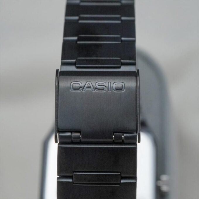 Montre Classique Casio MTP-B185B-7AVDF - Quarz, Étanche, Aiguilles Lumineuses, Date - Acier - Noir - MTP-B185B-7AVDF