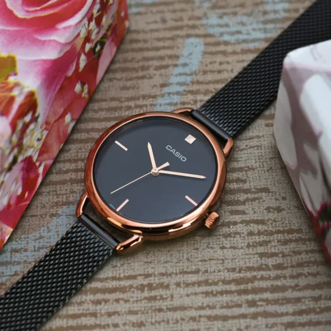 CASIO LTP-E415MBR-1CDF Montre Pour Femmes - Noir/Or Rose