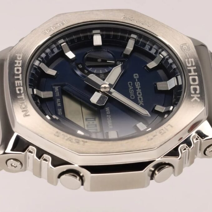 Montre G-SHOCK GM-2110D-2BDR - Unisexe - Heure Mondiale, Chronomètre 1/100s, 20 ATM, 3 Ans Batterie - Résine/Acier Inox - Noir - GM-2110D-2BDR