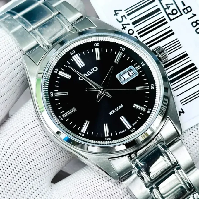 Montre Classique Casio Homme - Étanche, Affichage Analogique, Mouvement Quartz, Calendrier - Acier Inoxydable - Noir - MTP-B180D-1A1VDF