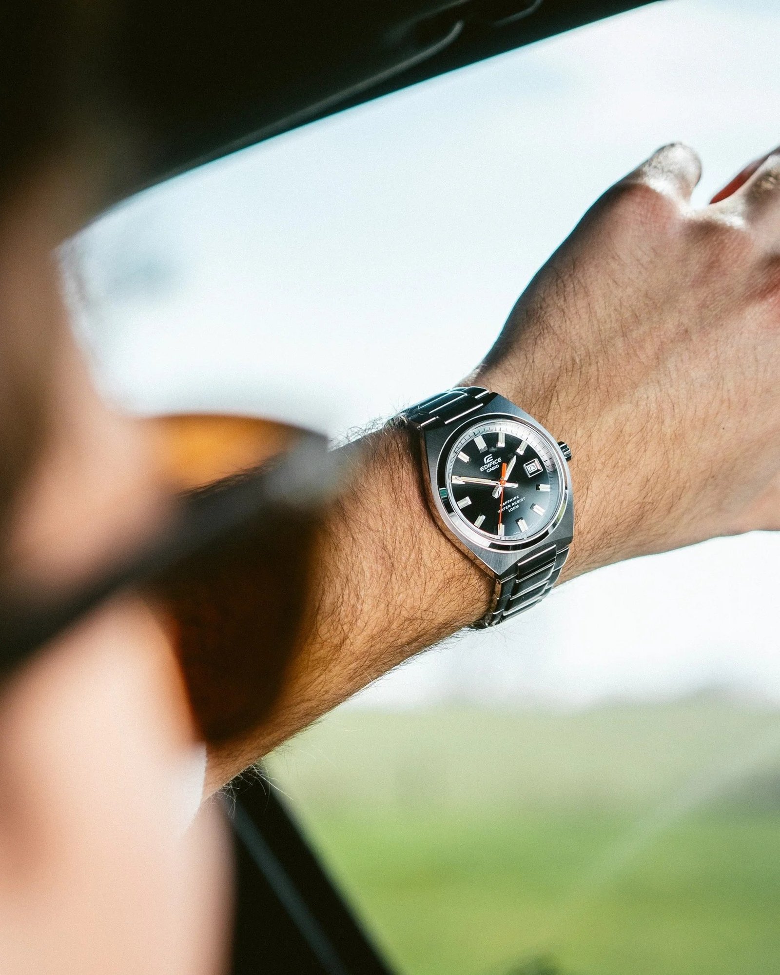 montre-chic-homme-casio-edifice-–-acier-inoxydable-quartz-analogique-etanche-100m-verre-saphir-bracelet-metal-argente-a-boucle-deployante-dateur-boitier-rond-38mm-–-argente-–-reference-a-preciser-efb-109d-1avdf-efb-109d-1avdf