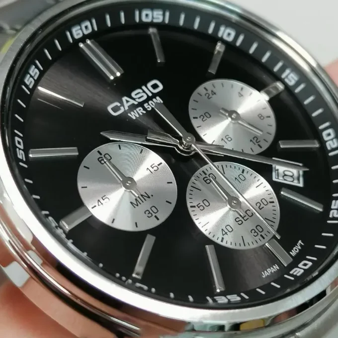 Montre Classique Homme Casio MTP-E515D-1AVDF – Acier Inoxydable, Bracelet Métal, Étanche, Design Élégant – Argenté – Chronographe - MTP-E515D-1AVDF