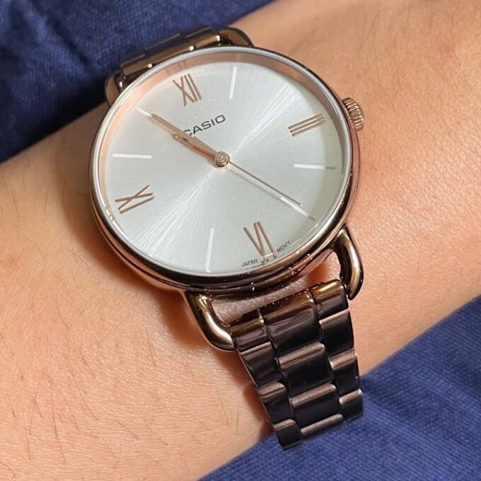 Montre CASIO Femme - LTP-E414R-7ADF - Bracelet Doré En Acier Inoxydable - Cadran Blanc - 12 Mois De Garantie