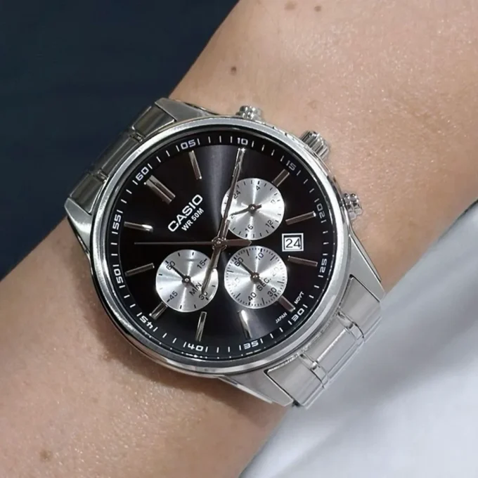 Montre Classique Homme Casio MTP-E515D-1AVDF – Acier Inoxydable, Bracelet Métal, Étanche, Design Élégant – Argenté – Chronographe - MTP-E515D-1AVDF