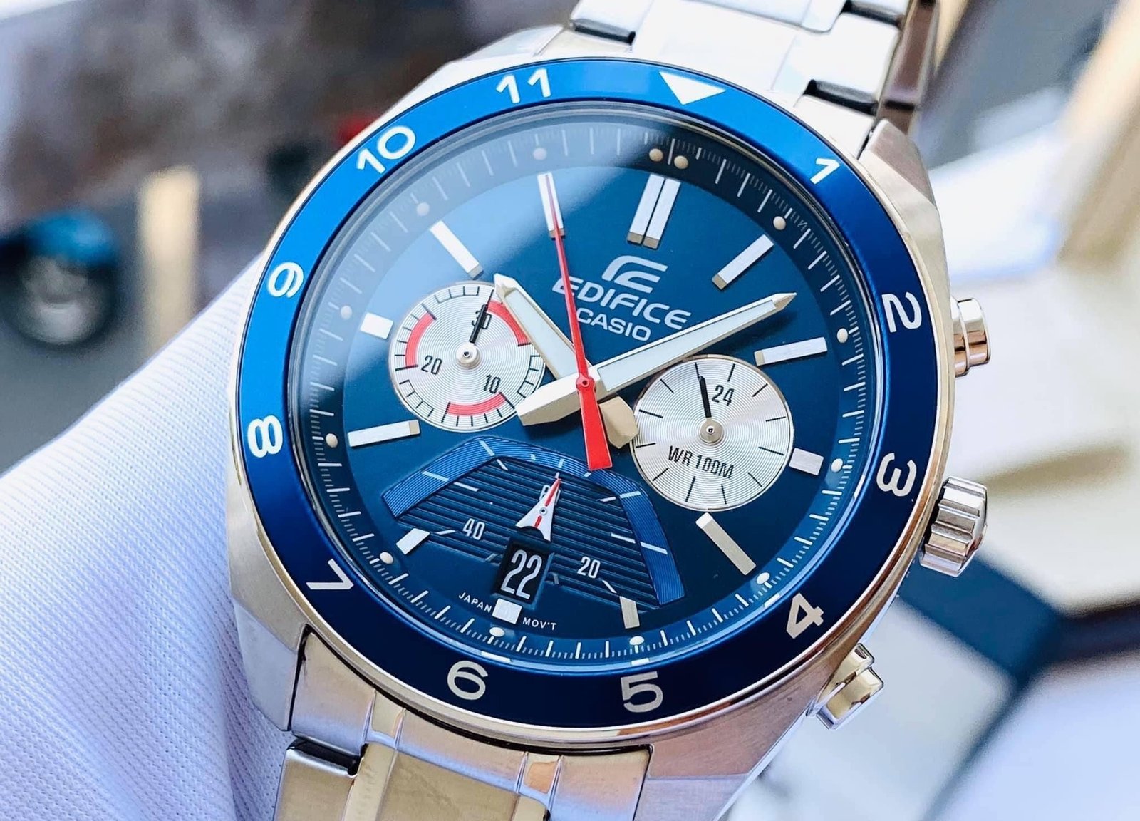 montre-casio-homme-efv-590d-2avudf-bracelet-gris-en-acier-inoxydable-resistante-a-leau-12-mois-de-garantie-efv-590d-2avudf