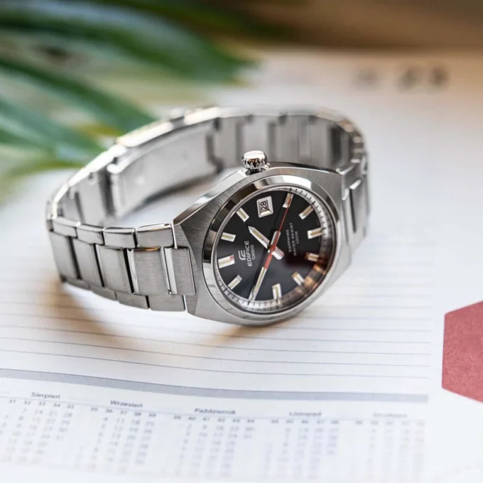 Montre Chic Homme Casio Edifice – Acier Inoxydable, Quartz Analogique, Étanche 100m, Verre Saphir, Bracelet Métal Argenté à Boucle Déployante, Dateur, Boîtier Rond 38mm – Argenté – Référence à préciser - EFB-109D-1AVDF