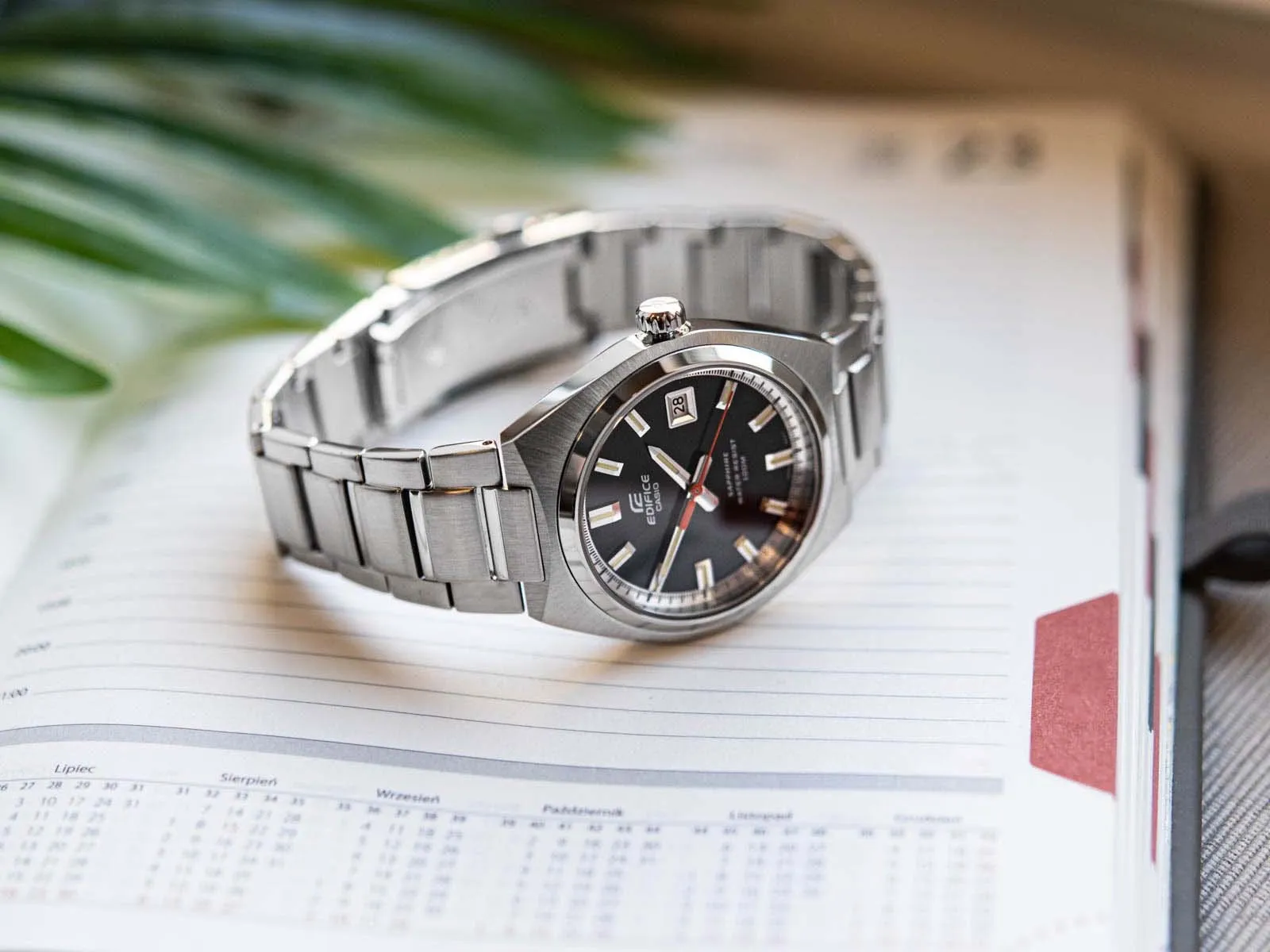 montre-chic-homme-casio-edifice-–-acier-inoxydable-quartz-analogique-etanche-100m-verre-saphir-bracelet-metal-argente-a-boucle-deployante-dateur-boitier-rond-38mm-–-argente-–-reference-a-preciser-efb-109d-1avdf-efb-109d-1avdf