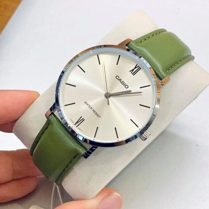 Montre CASIO Homme - MTP-VT01L-3BUDF - Bracelet Vert En Cuir Véritable - Cadran Gris - Résistante à l'eau - 12 Mois De Garantie