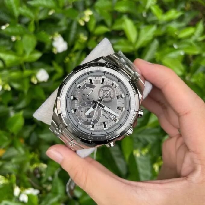 Montre Chronographe Classique Casio EFR-539DE-8AVUDF - 10 ATM, 2 Ans Batterie, ±20s/Mois, 1/10e Sec - Acier Inox/Alu - Gris Ionique - EFR-539DE-8AVUDF