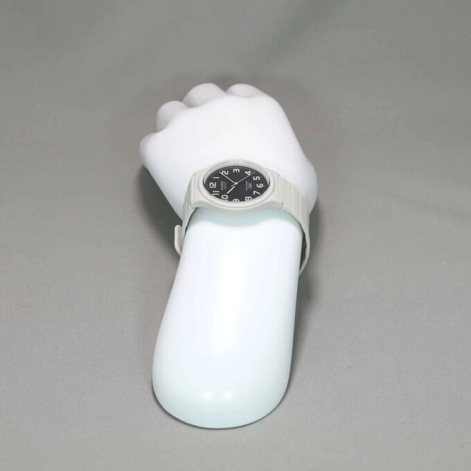 Montre Jeunesse Casio - MQ-24UC-8BDF - Bracelet en résine blanc - Affichage analogique - Résistant à l'eau