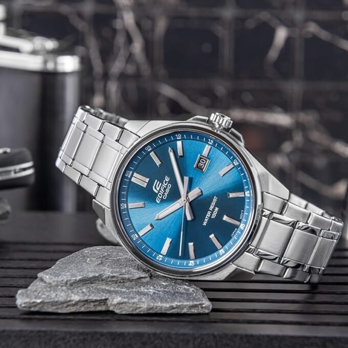 Montre Classique - Casio Edifice - Homme - Design Élégant, Résistance à lEau, Bracelet Acier Inoxydable, Mouvement Quartz - Métal - Argenté - EFV-150D-2AVUDF