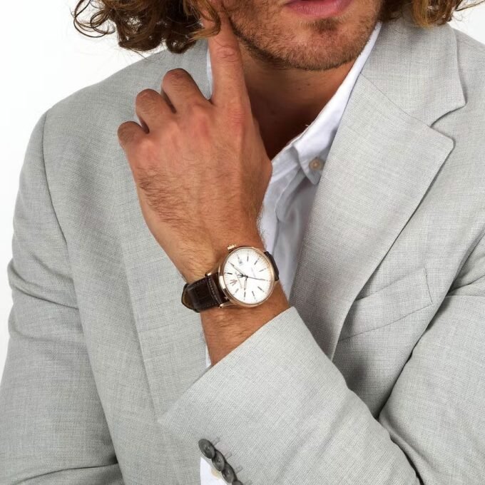 Montre Homme Maserati Sorpasso – R8851124002 – Bracelet en Cuir Véritable – Boîtier en Acier Inoxydable Or Rose – Cadran Argent Sunray – Résistante à l'Eau 10 ATM – 42 mm – Boucle Ardillon – Mouvement Analogique – Emballage d'Origine Maserati