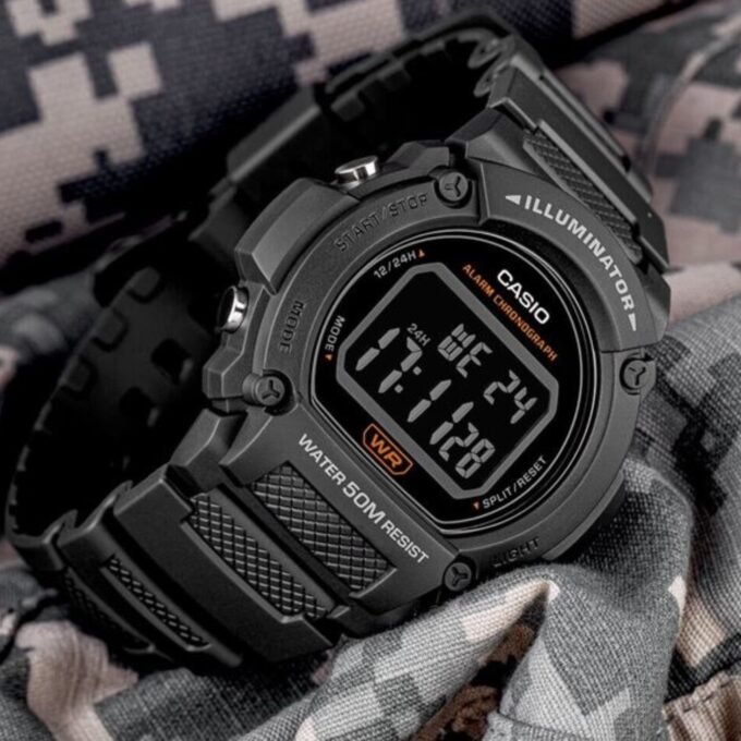 Montre CASIO Homme - W-219H-8BVDF - Bracelet Noir En Resine - Boitier En Resine - Résistante à l'eau - 12 Mois De Garantie