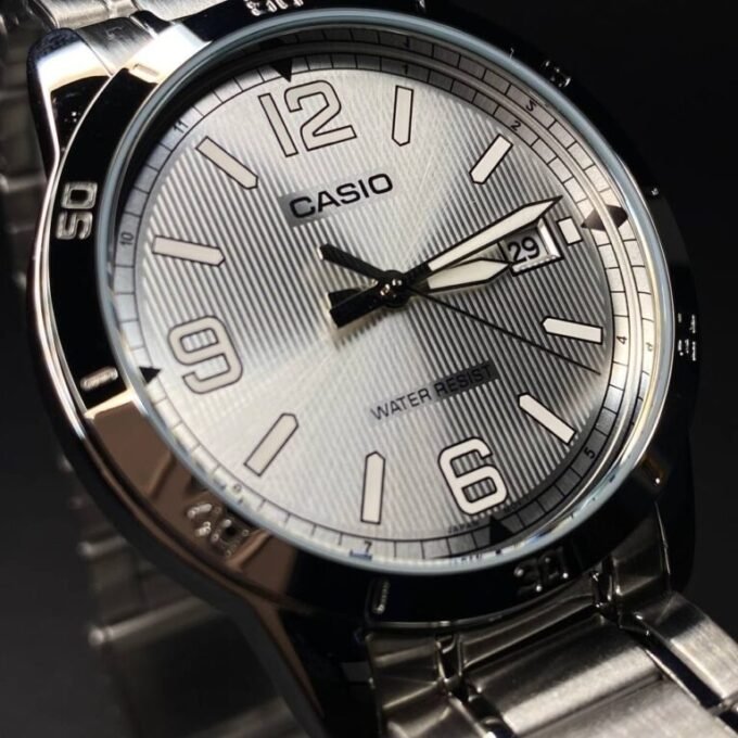 Montre-Bracelet Homme Casio Collection MTP-V004D-7B2UDF - Bracelet Gris En Acier Inoxydable - Résistante à L'Eau