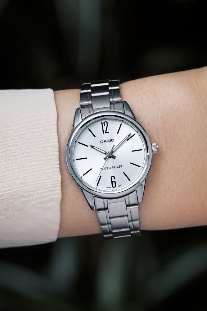 Montre-Bracelet-Femme-Casio-Collection-LTP-V005D-7BUDF-Bracelet-Gris-En-Acier-Inoxydable-Resistante-a-lEau-LTP-V005D-7BUDF