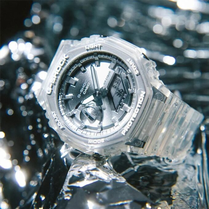 Montre Casio G-Shock GA-2100BM-7A8DR - Homme - Résistance aux chocs, Étanche 200m, Chronomètre, Heure mondiale - Résine/Carbone - Transparent argenté